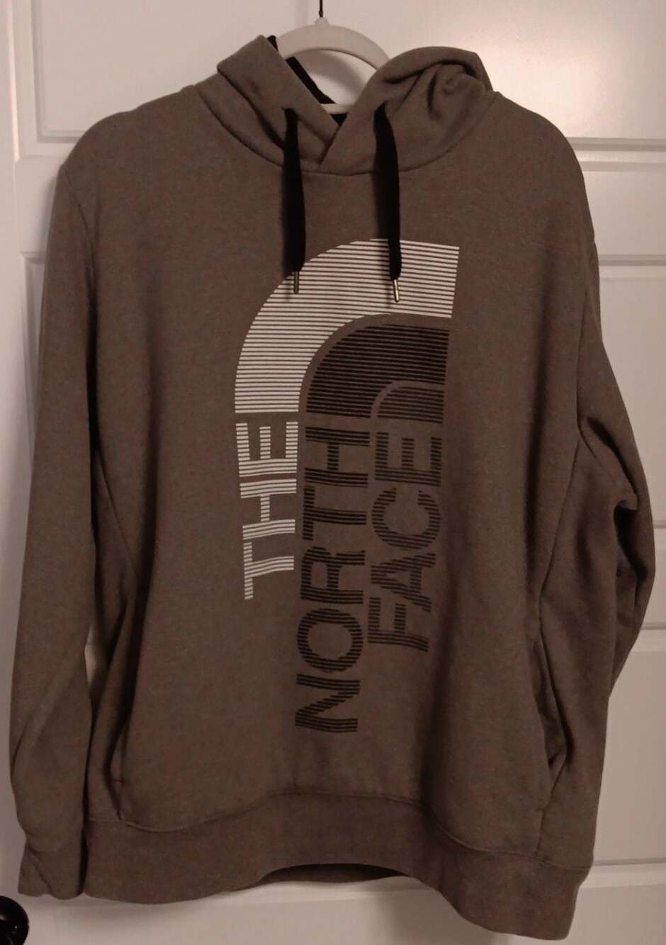 The North Face Men's Vertical Logo Graphic Pullover Hoodie